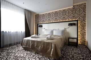 Отель Hotel Czarny Potok Resort SPA & Conference Крыница-Здруй Классический двухместный номер с 1 кроватью или 2 отдельными кроватями-8