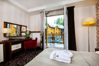 Отель Hotel Czarny Potok Resort SPA & Conference Крыница-Здруй Классический двухместный номер с 1 кроватью или 2 отдельными кроватями-18